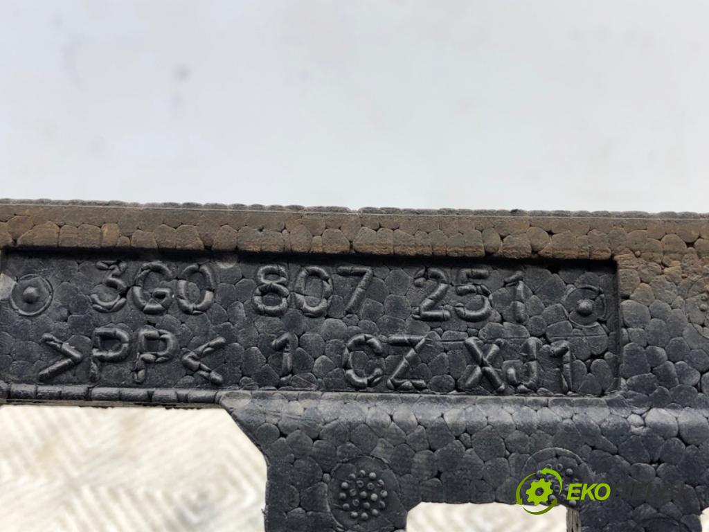 VW PASSAT B8 Kombi 2014 110 kW 2.0 TDI 1968 ABSORBER nárazníka přední část 3G0807251