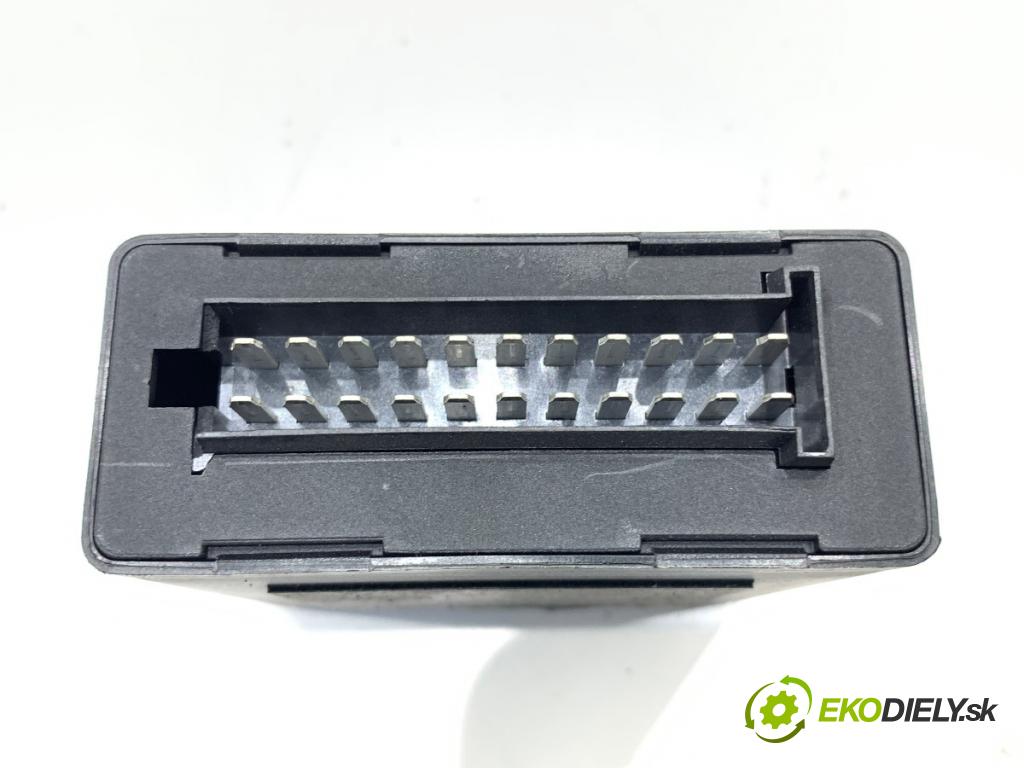 VW PASSAT B8 Kombi 2014 110 kW 2.0 TDI 1968 Modul ťažného oka  (Riadiaca jednotka ostatné)