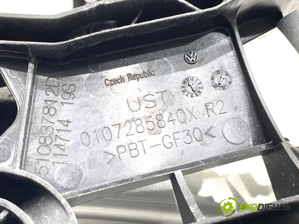 VW PASSAT B8 Kombi 2014 110 kW 2.0 TDI 1968 klika vnejší pravý zadní část