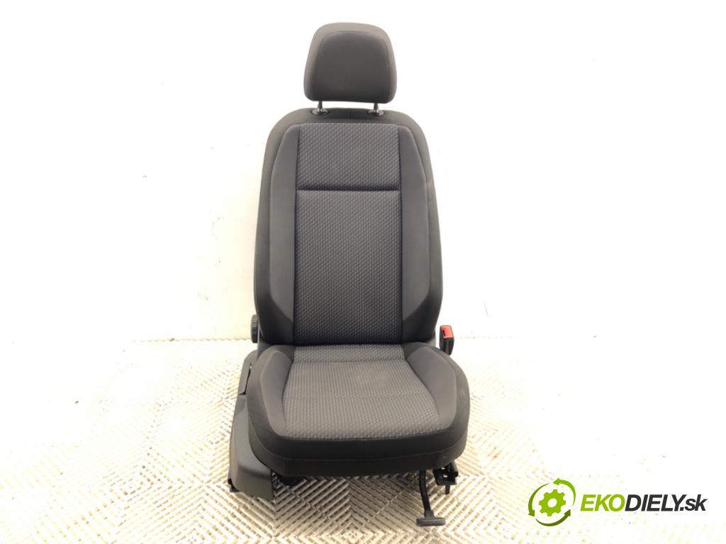 VW PASSAT B8 Kombi 2014 110 kW 2.0 TDI 1968 Sedadlo pravy predný 