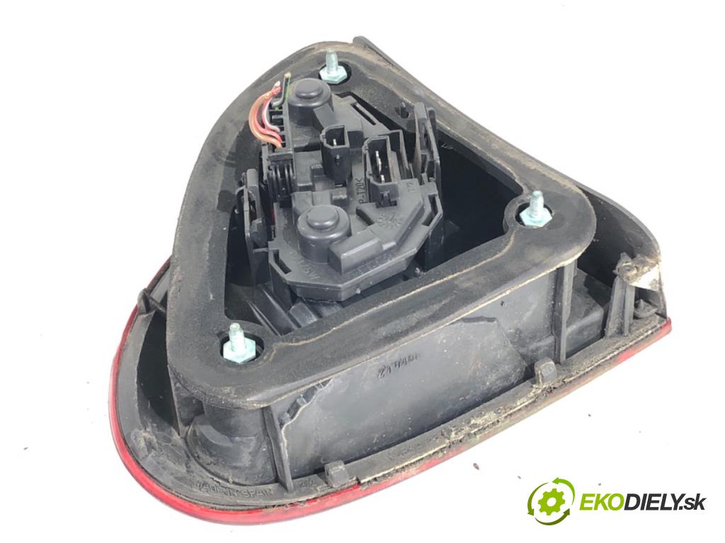 SEAT LEON I liftback 2005 77 kW 1.6 16 V 1598 světlo pravý zadní část