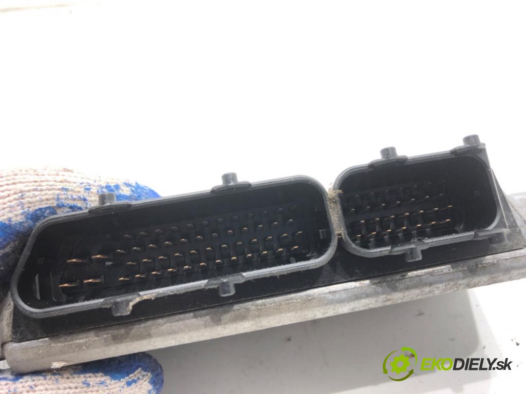 VW GOLF V liftback 2008 59 kW 1.4 16V 1390 riadiaca jednotka Motor 03C906024AS (Riadiaca jednotka)