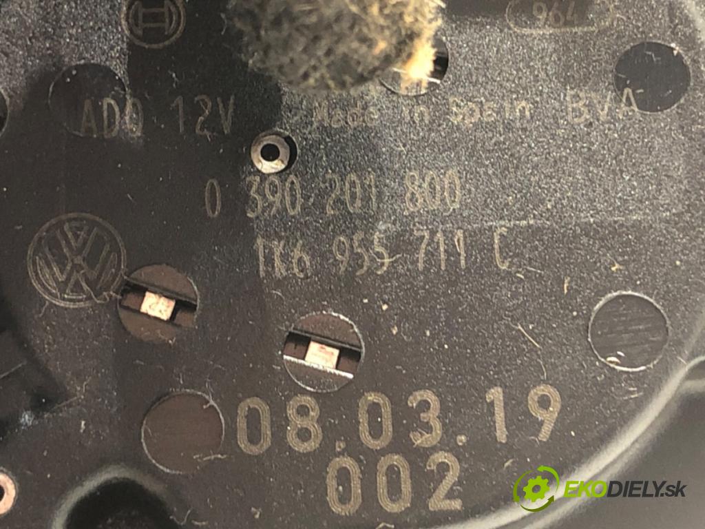 VW GOLF V liftback 2008 59 kW 1.4 16V 1390 motor stěračů zadní část 1K6955711C