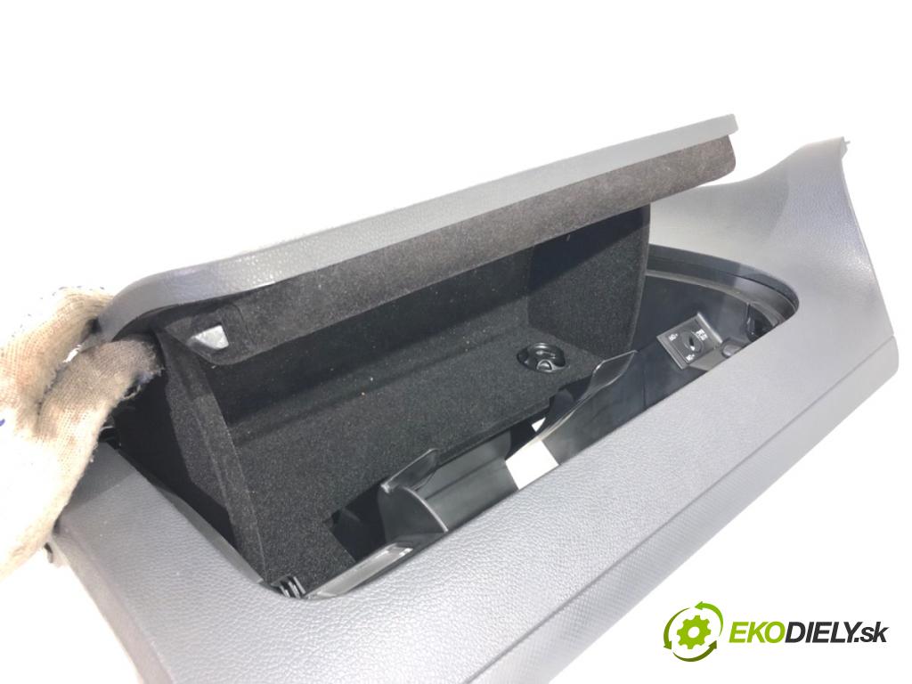 VW GOLF V liftback 2008 59 kW 1.4 16V 1390 Priehradka, kastlík spolujazdca 1K1857290 (Priehradka (kastlík))