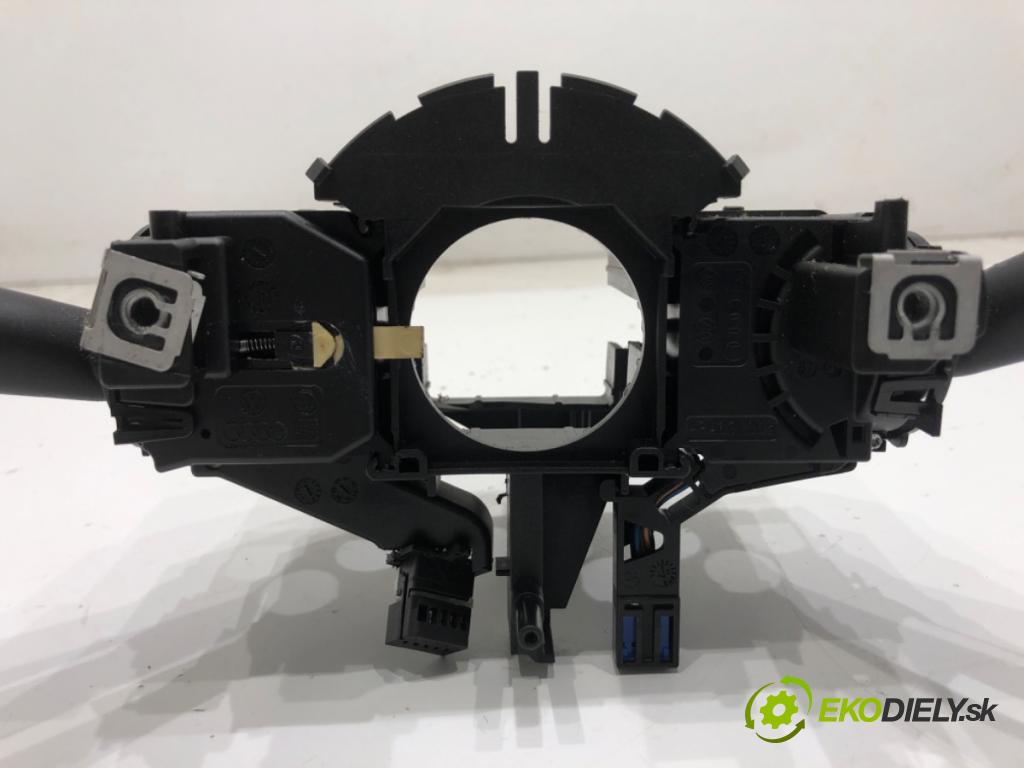 VW GOLF V liftback 2008 59 kW 1.4 16V 1390 Prepínač kombinovaný 1K0953503EP (Prepínacie páčky pod volantom)