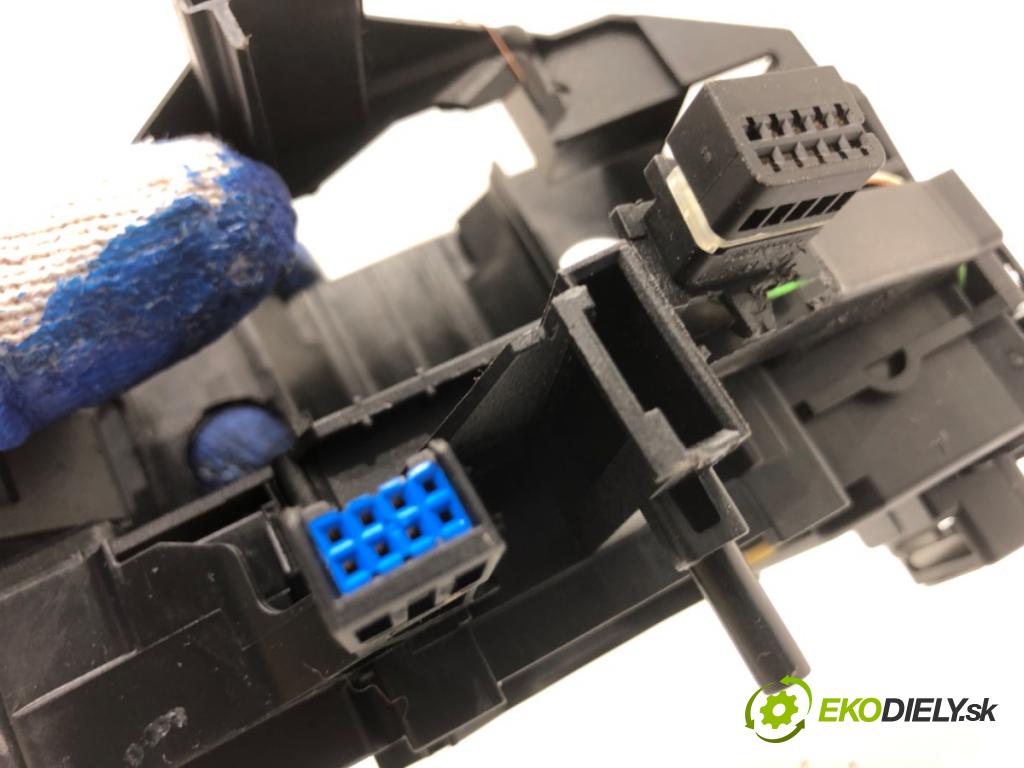 VW GOLF V liftback 2008 59 kW 1.4 16V 1390 Prepínač kombinovaný 1K0953503EP (Prepínacie páčky pod volantom)