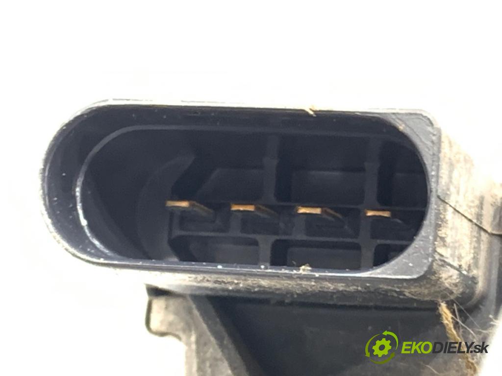 VW GOLF V liftback 2008 59 kW 1.4 16V 1390 Mechanizmus stieračov predný 1K1955023G (Motorček stieračov predný)