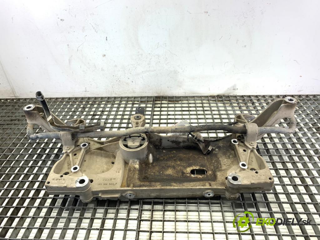 VW GOLF V liftback 2008 59 kW 1.4 16V 1390 výztuha pod motor  (Přední výztuha)
