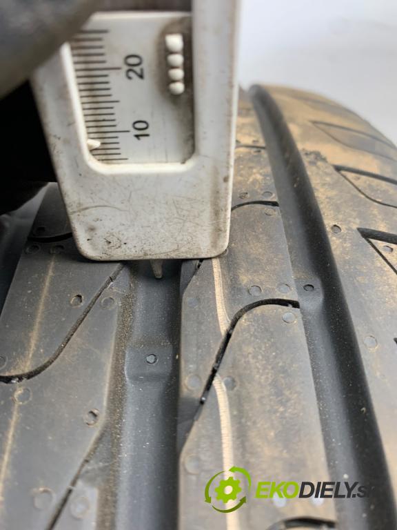 --- --- PNEUMATIKY: 17 215/55 17" PIRELLI