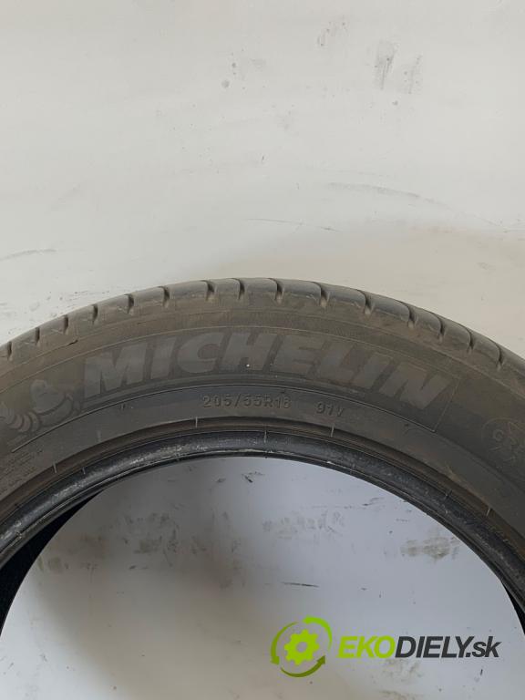 --- --- PNEUMATIKY: 16 205/55 16" MICHELIN