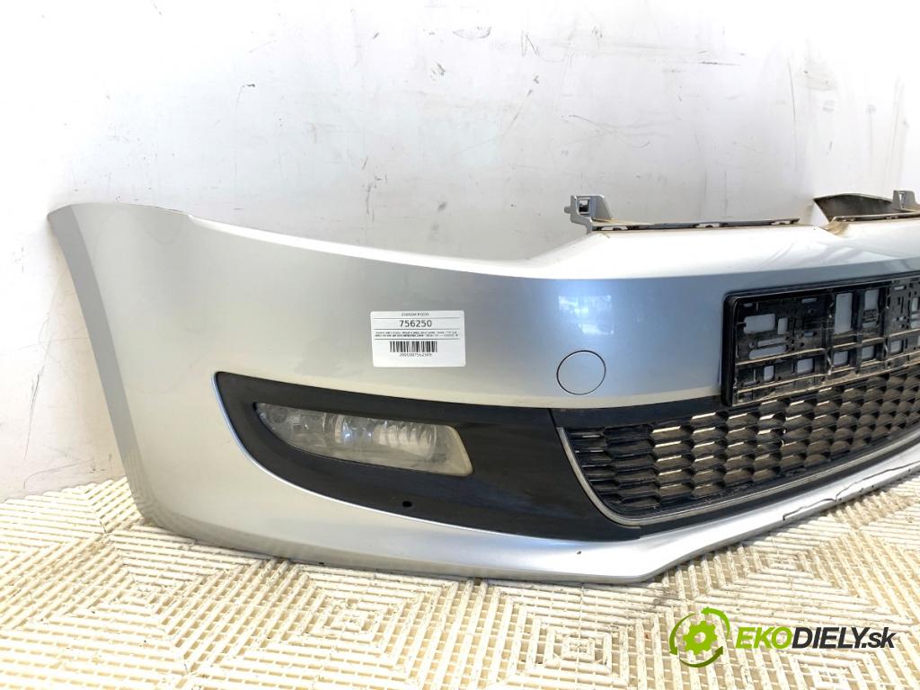 VW POLO V liftback 2013 63 kW 1.4 (6R1) 1390 nárazník přední část  (Klika dveří ostatní)