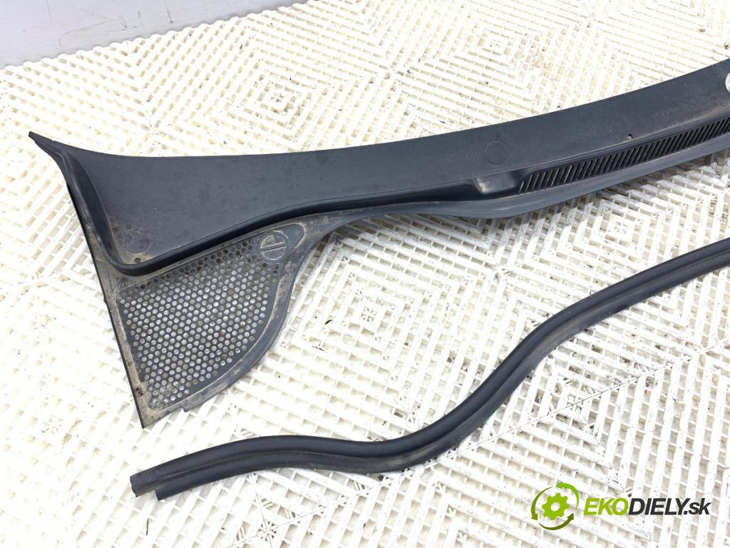 VW POLO V liftback 2013 63 kW 1.4 (6R1) 1390 Torpédo, plast pod čelné okno 6R1819415C (Torpédo (plast pod čelným sklom))