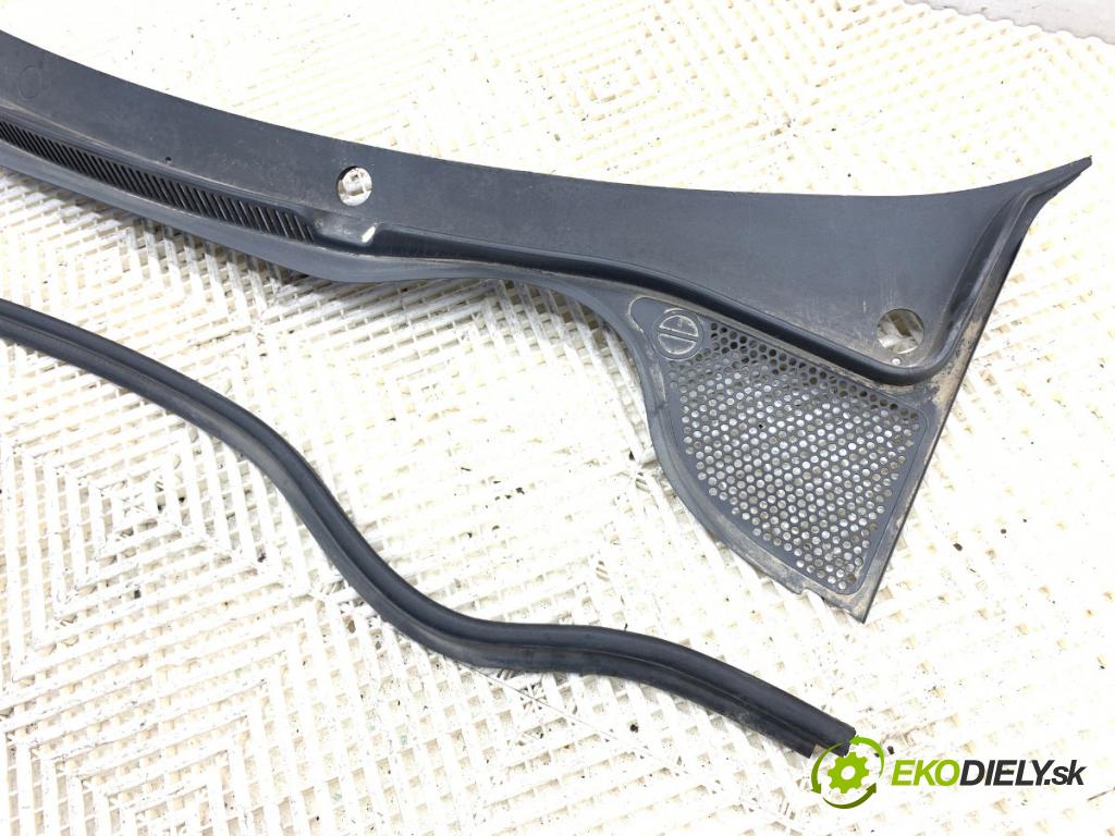 VW POLO V liftback 2013 63 kW 1.4 (6R1) 1390 Torpédo, plast pod čelné okno 6R1819415C (Torpédo (plast pod čelným sklom))