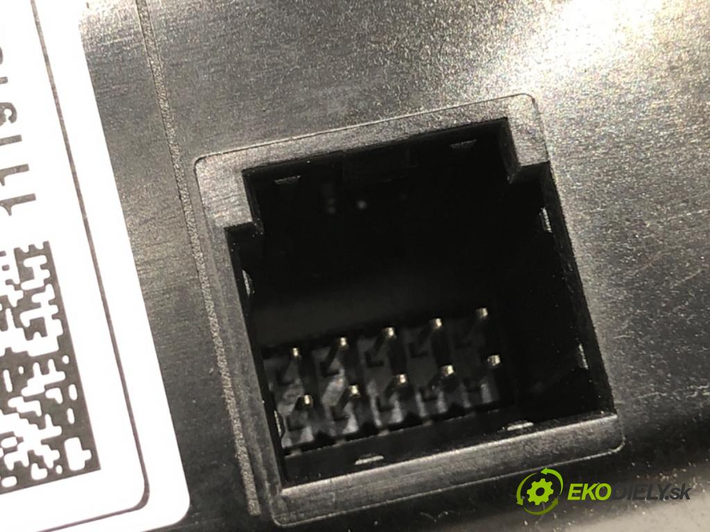 OPEL ASTRA K liftback 2019 81 kW 1.6 CDTi (68) 1598 Panel ovládania kúrenia  (Prepínacie páčky pod volantom)