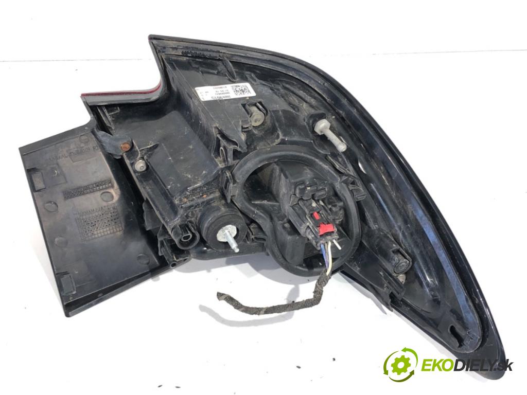 OPEL ASTRA K liftback 2019 81 kW 1.6 CDTi (68) 1598 světlo pravý zadní část 39099015
