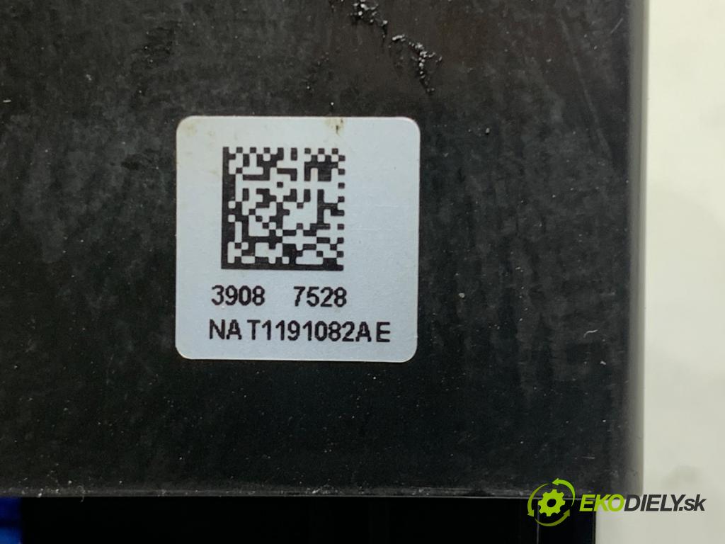 OPEL ASTRA K liftback 2019 81 kW 1.6 CDTi (68) 1598 HNÍZDO: USB 39087528