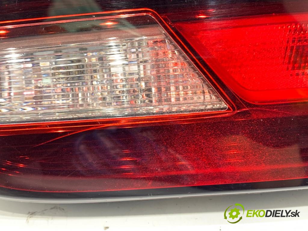 OPEL ASTRA K liftback 2019 81 kW 1.6 CDTi (68) 1598 světlo zadní část pravá vnitřní 39098789 (Klika dveří ostatní)