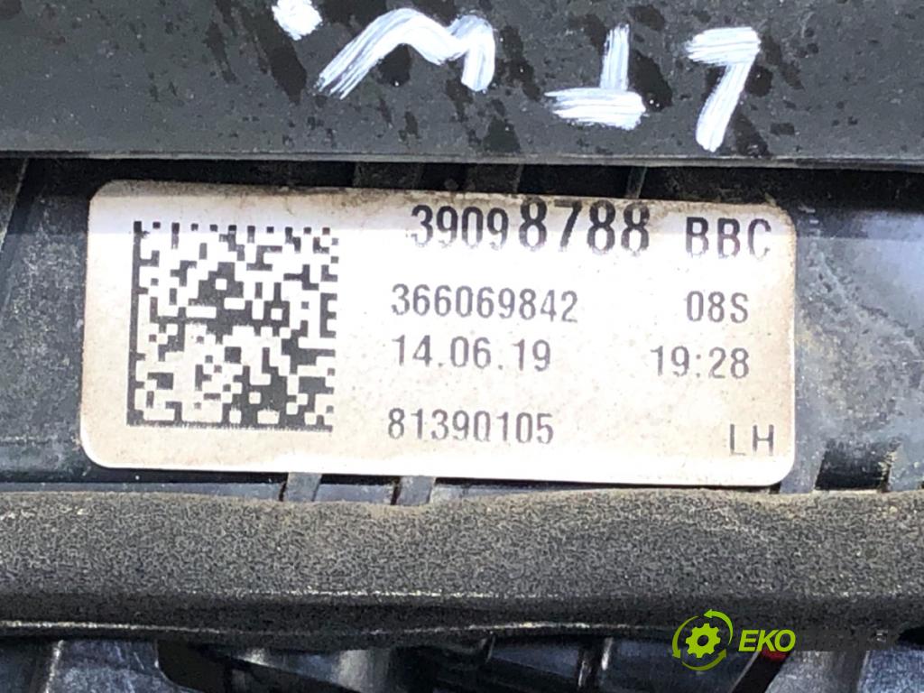OPEL ASTRA K liftback 2019 81 kW 1.6 CDTi (68) 1598 světlo zadní část levá strana vnitřní 39098788 (Klika dveří ostatní)