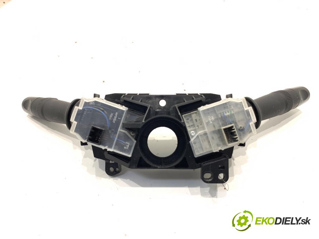 HONDA CR-V IV SUV 2015 118 kW 1.6 i-DTEC 4WD (RE6) 1597 Prepínač kombinovaný 35250-TV0-H222-M1 (Prepínacie páčky pod volantom)