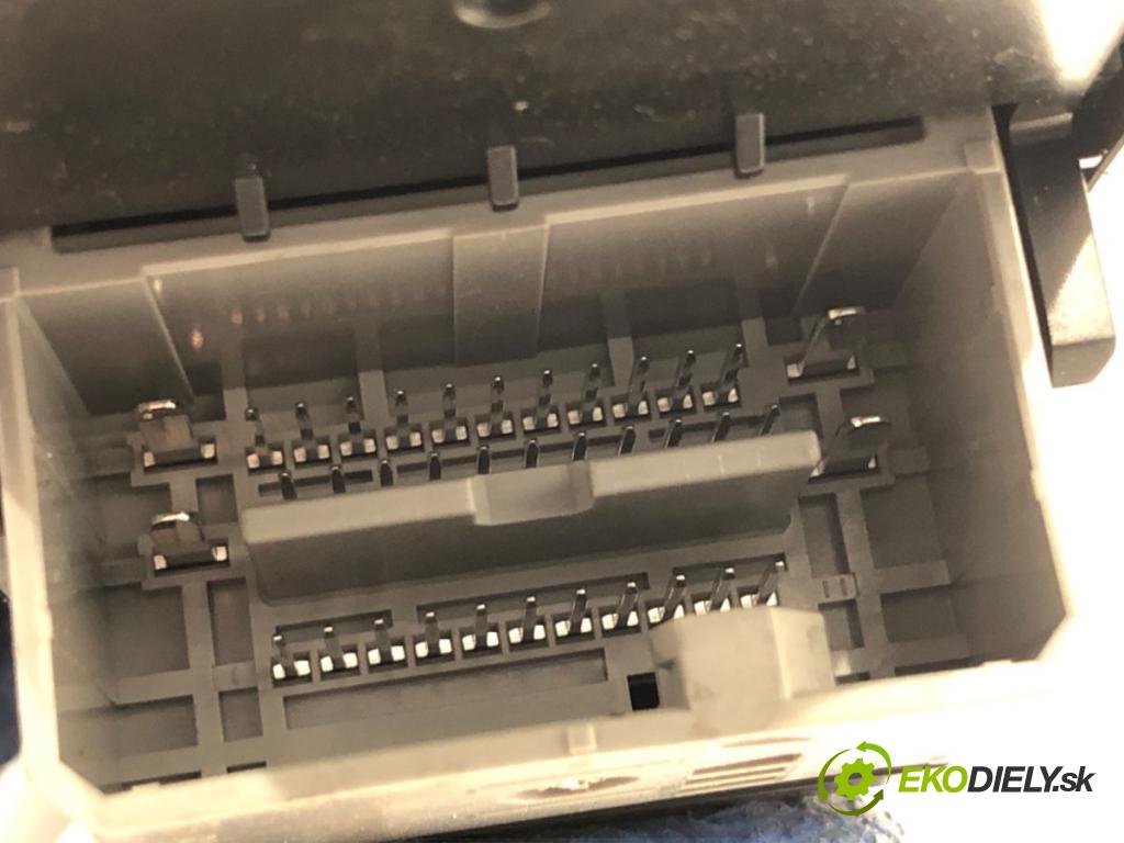 HONDA CR-V IV SUV 2015 118 kW 1.6 i-DTEC 4WD (RE6) 1597 Prepínač okien 35750-T1G-G42 (Prepínacie páčky pod volantom)