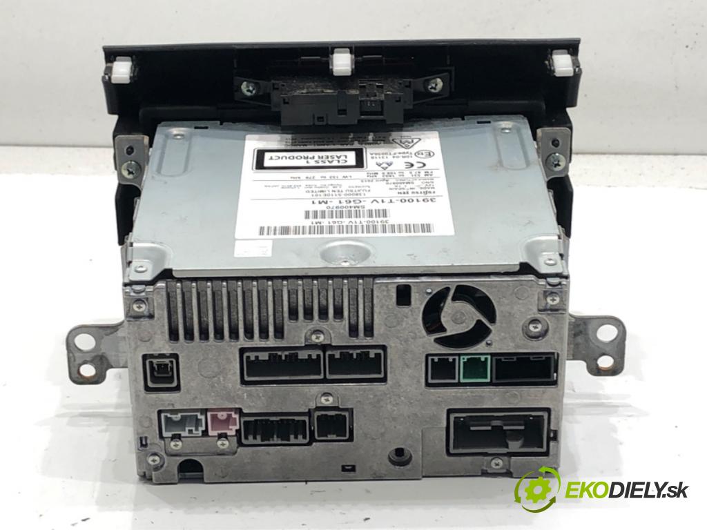 HONDA CR-V IV SUV 2015 118 kW 1.6 i-DTEC 4WD (RE6) 1597 RADIO 39100-T1V-G61-M1 (Audio zariadenie)