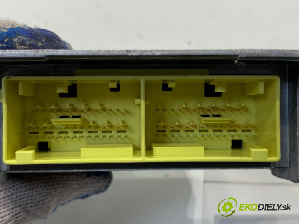 HONDA CR-V IV SUV 2015 118 kW 1.6 i-DTEC 4WD (RE6) 1597 senzor airbag 77960-T1G-G940-M4 (Snímač)