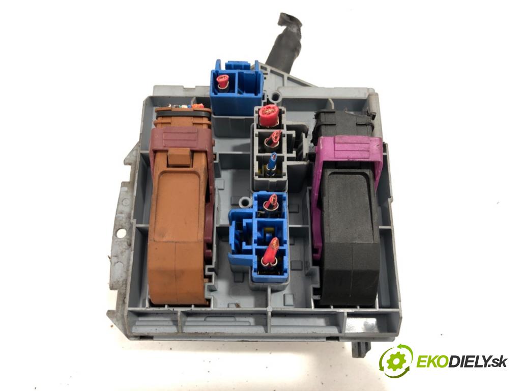 PEUGEOT BOXER I Autobus 2002 62 kW 2.0 HDi 1997 skříňka poistková 1332043080 (Pojistková skříňka)