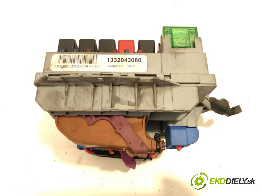 PEUGEOT BOXER I Autobus 2002 62 kW 2.0 HDi 1997 skříňka poistková 1332043080 (Pojistková skříňka)