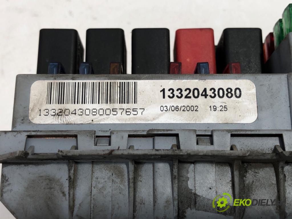 PEUGEOT BOXER I Autobus 2002 62 kW 2.0 HDi 1997 skříňka poistková 1332043080 (Pojistková skříňka)