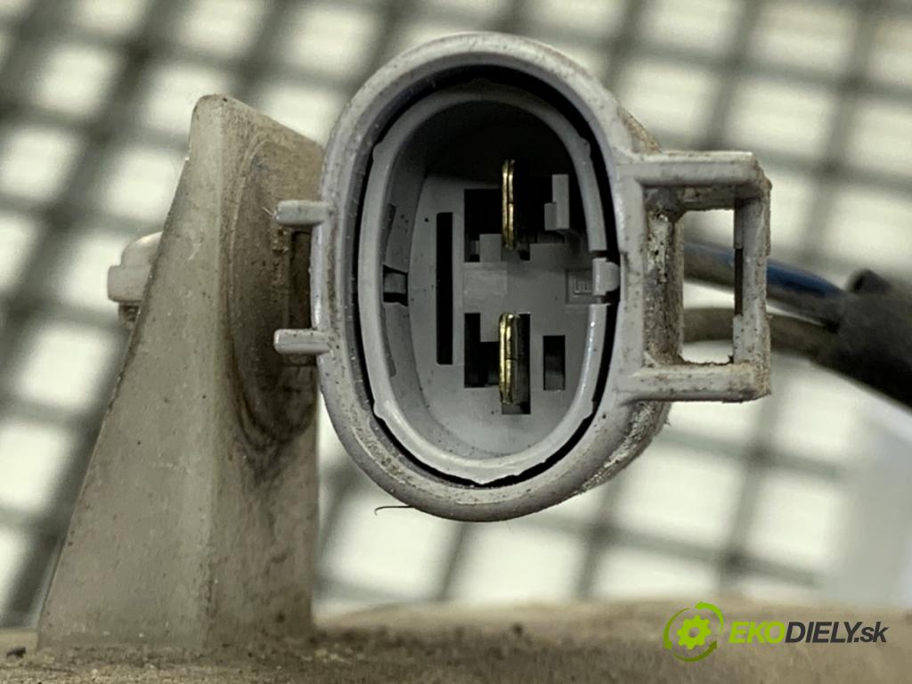 PEUGEOT 107 liftback 2006 50 kW 1.0 998 ventilátor chladiče 16360-0Q010 (Ventilátor)