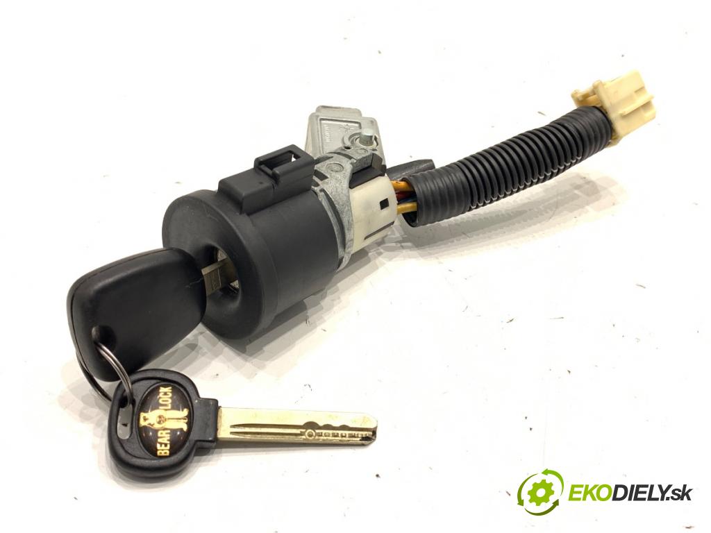 PEUGEOT 107 liftback 2006 50 kW 1.0 998 spinačka  (Spínacia skrinka)