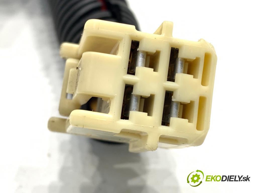 PEUGEOT 107 liftback 2006 50 kW 1.0 998 spinačka  (Spínacia skrinka)