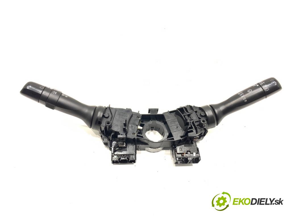 PEUGEOT 107 liftback 2006 50 kW 1.0 998 Prepínač kombinovaný 173848 (Prepínacie páčky pod volantom)