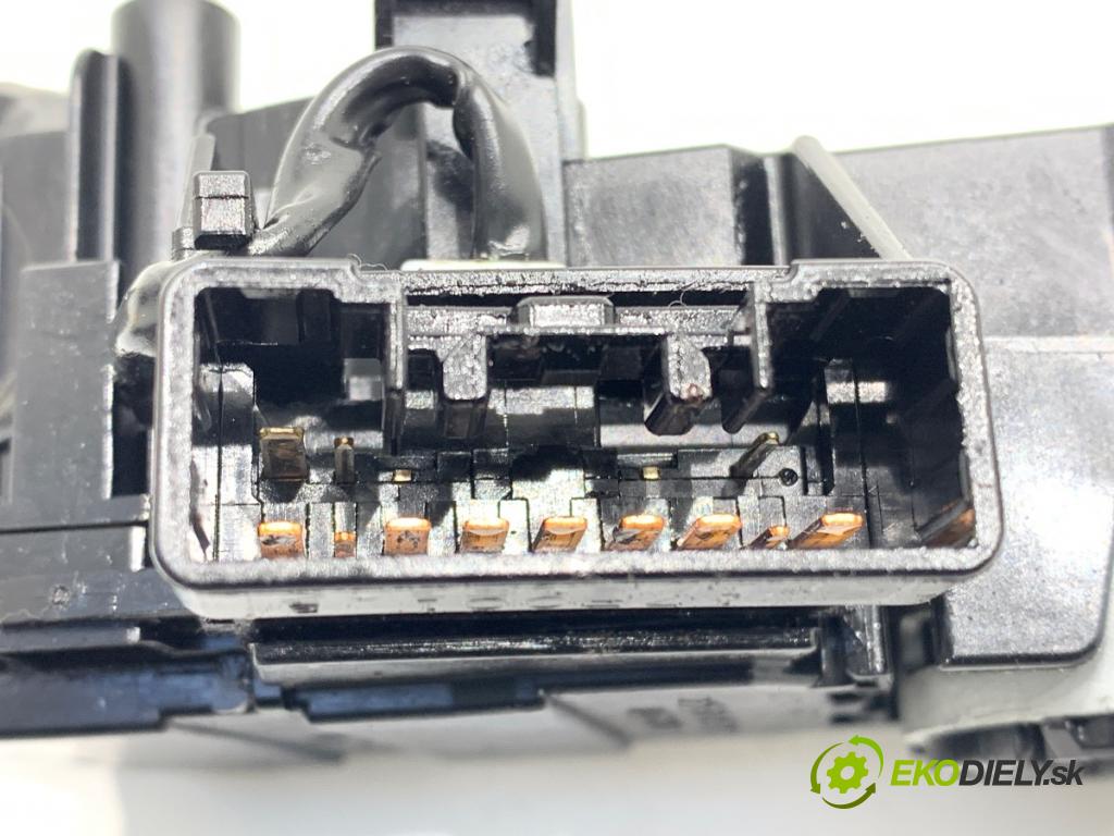 PEUGEOT 107 liftback 2006 50 kW 1.0 998 Prepínač kombinovaný 173848 (Prepínacie páčky pod volantom)