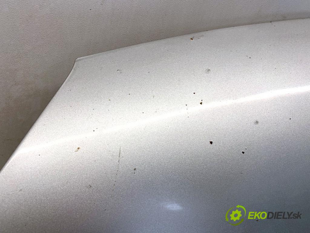 PEUGEOT 107 liftback 2006 50 kW 1.0 998 kapota (Kapota)