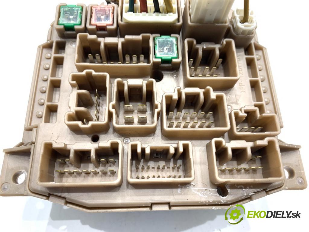 PEUGEOT 107 liftback 2006 50 kW 1.0 998 Prístrojovka (Prístrojová doska)