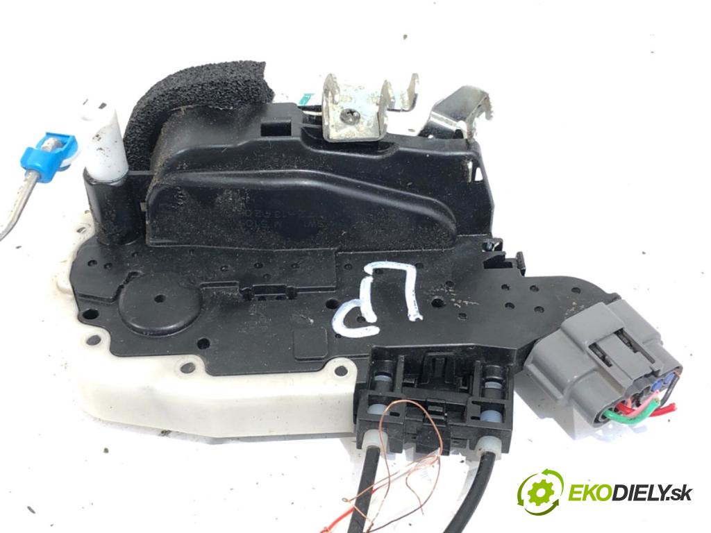 NISSAN MICRA K13 liftback 2015 59 kW 1.2 1198 zámok dveře levý přední část