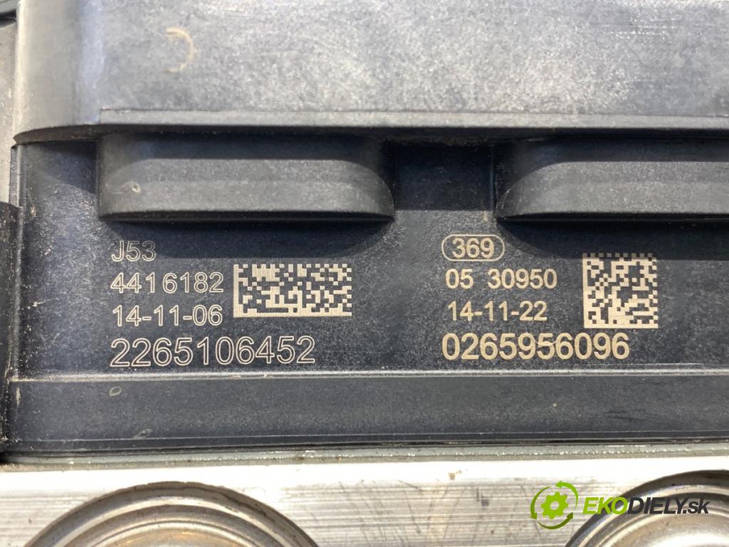 NISSAN MICRA K13 liftback 2015 59 kW 1.2 1198 Pumpa ABS 476603HN5A (Pumpa ABS)