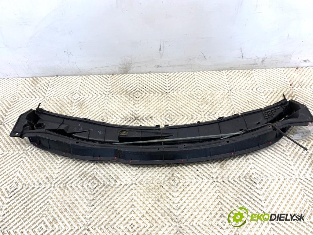 NISSAN MICRA K13 liftback 2015 59 kW 1.2 1198 Torpédo, plast pod čelné okno 668621HB (Torpédo (plast pod čelným sklom))