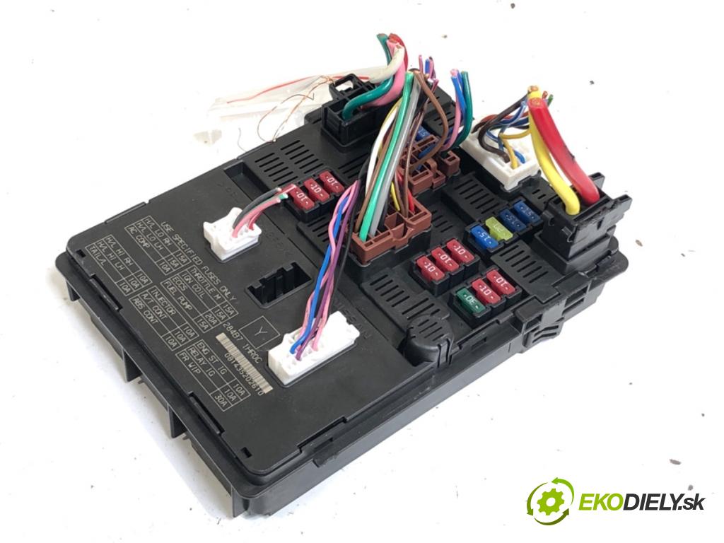 NISSAN MICRA K13 liftback 2015 59 kW 1.2 1198 modul BSI 284B7-1HROC (Pojistková skříňka)