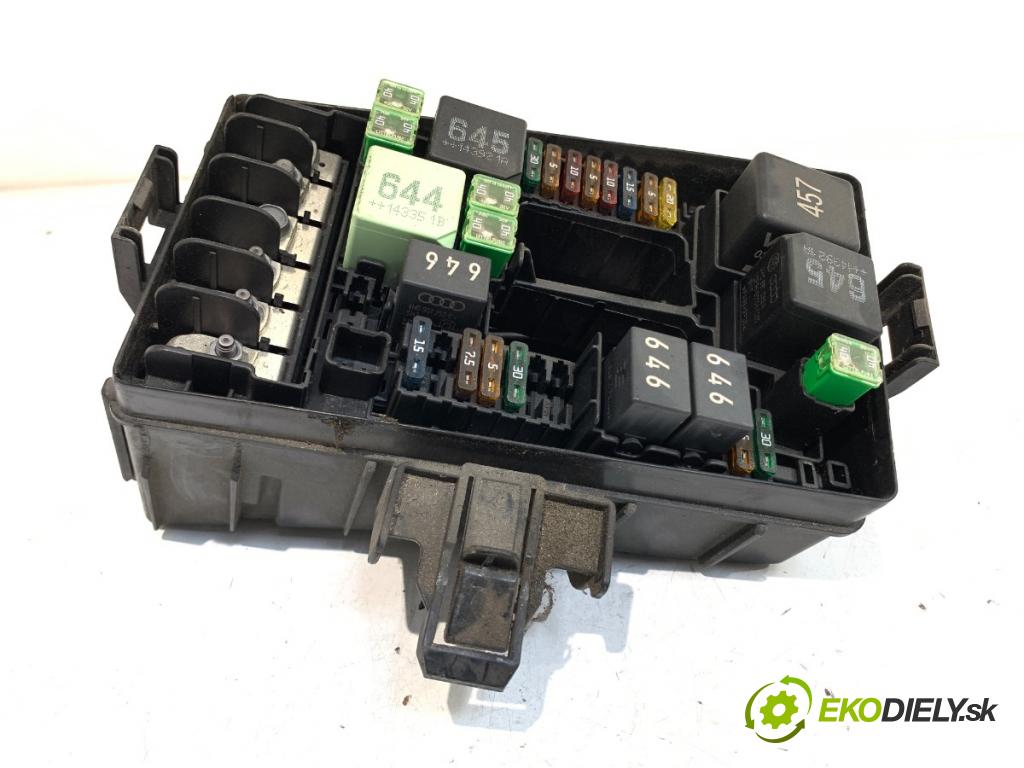 VW PASSAT B8 Kombi 2014 110 kW 2.0 TDI 1968 skříňka poistková 5Q0907361B (Pojistková skříňka)