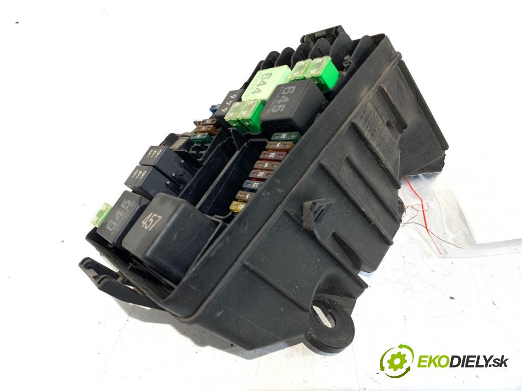 VW PASSAT B8 Kombi 2014 110 kW 2.0 TDI 1968 skříňka poistková 5Q0907361B (Pojistková skříňka)