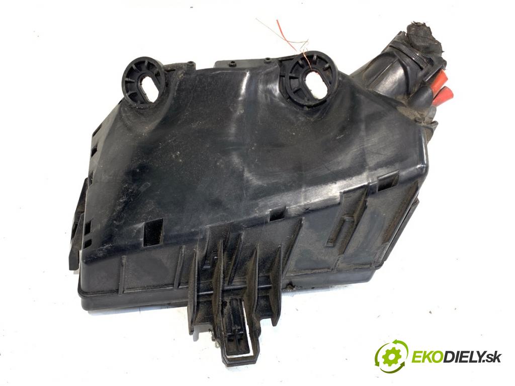 VW PASSAT B8 Kombi 2014 110 kW 2.0 TDI 1968 skříňka poistková 5Q0907361B (Pojistková skříňka)