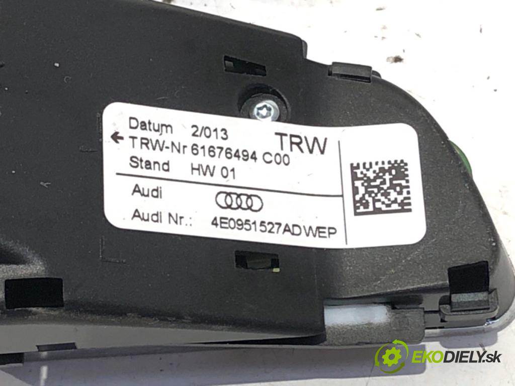 AUDI A4 B8 sedan 2012 155 kW 2.0 TFSI 1984 SPÍNAČE: volantu 4E0951527AD
