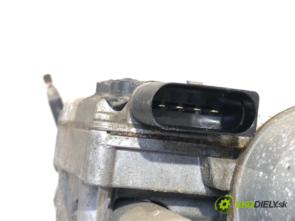 AUDI A4 B8 sedan 2012 155 kW 2.0 TFSI 1984 Mechanizmus stieračov predný 8K1955119A (Motorček stieračov predný)