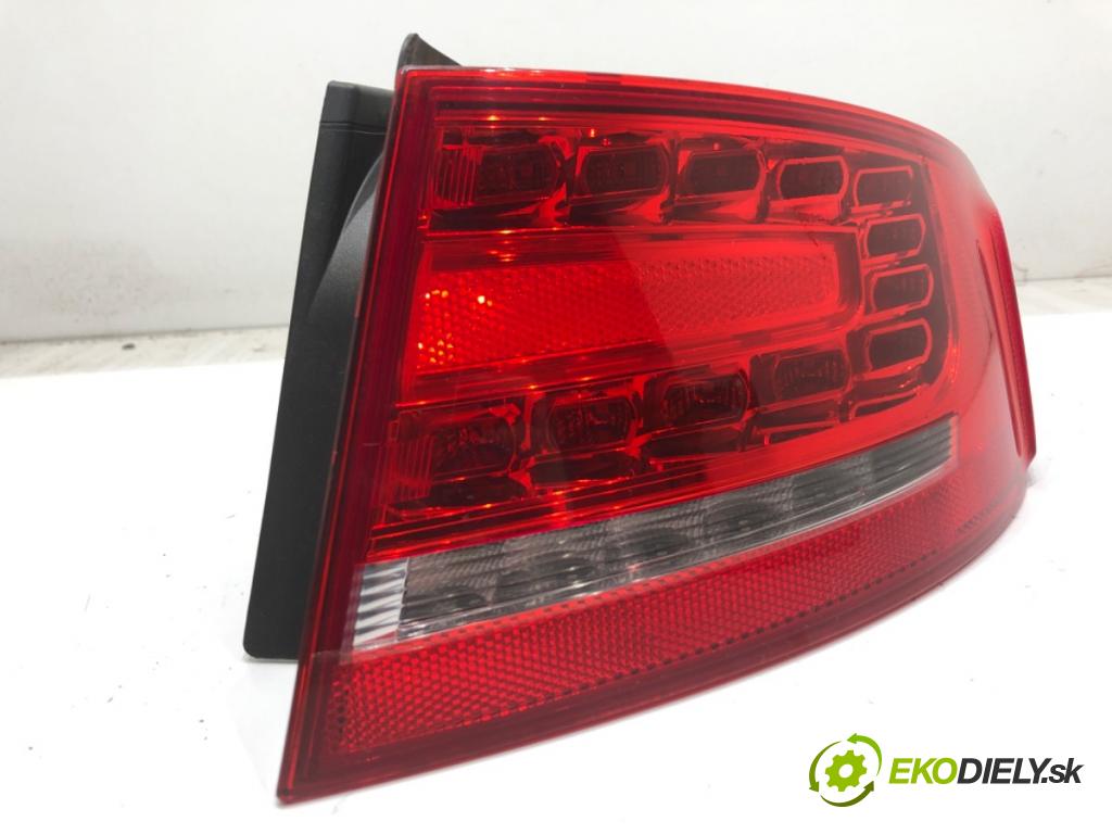 AUDI A4 B8 sedan 2012 155 kW 2.0 TFSI 1984 světlo pravý zadní část