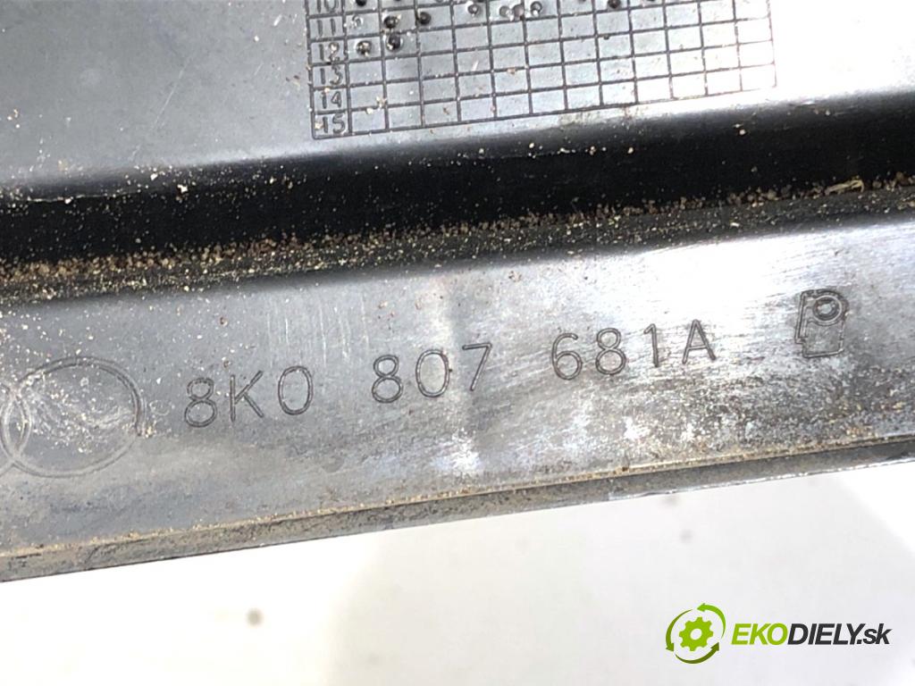 AUDI A4 B8 sedan 2012 155 kW 2.0 TFSI 1984 mří nárazníka levý přední část 8K0807681A