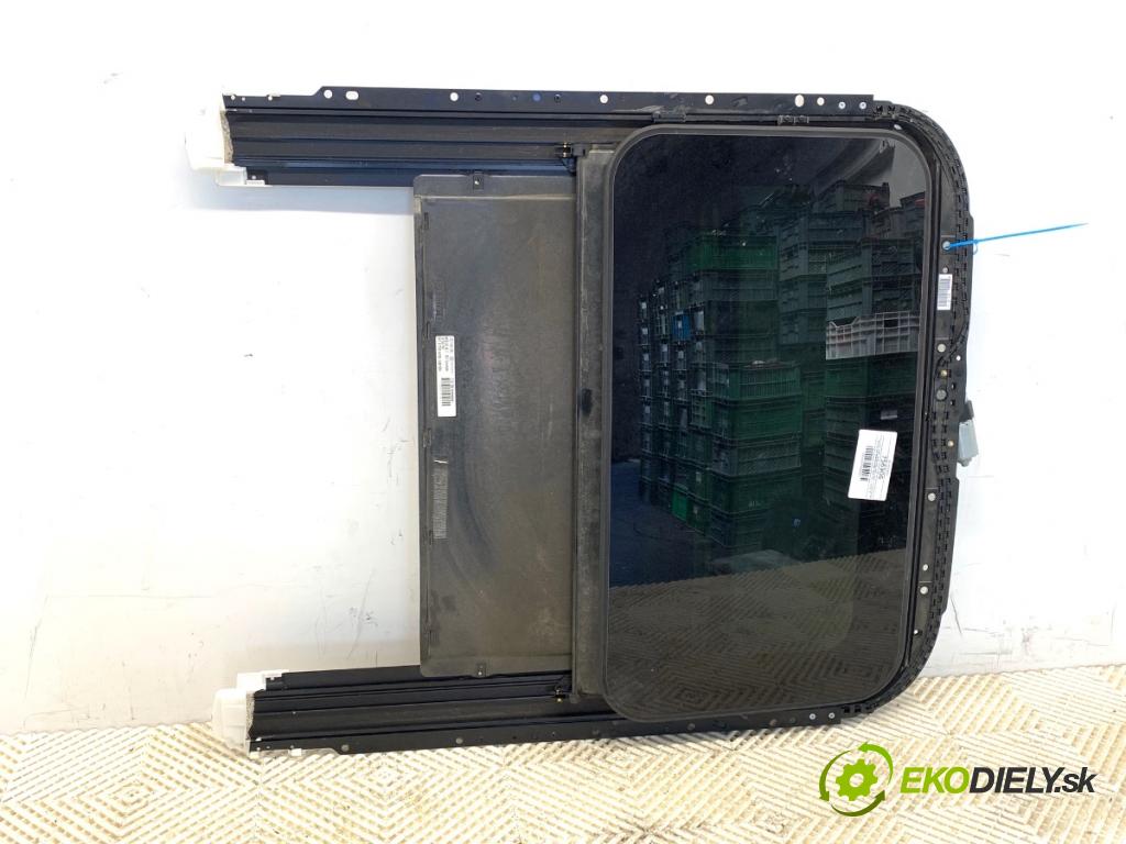 AUDI A4 B8 sedan 2012 155 kW 2.0 TFSI 1984 střešní okno 8K5877255A (Sklo karoserie)