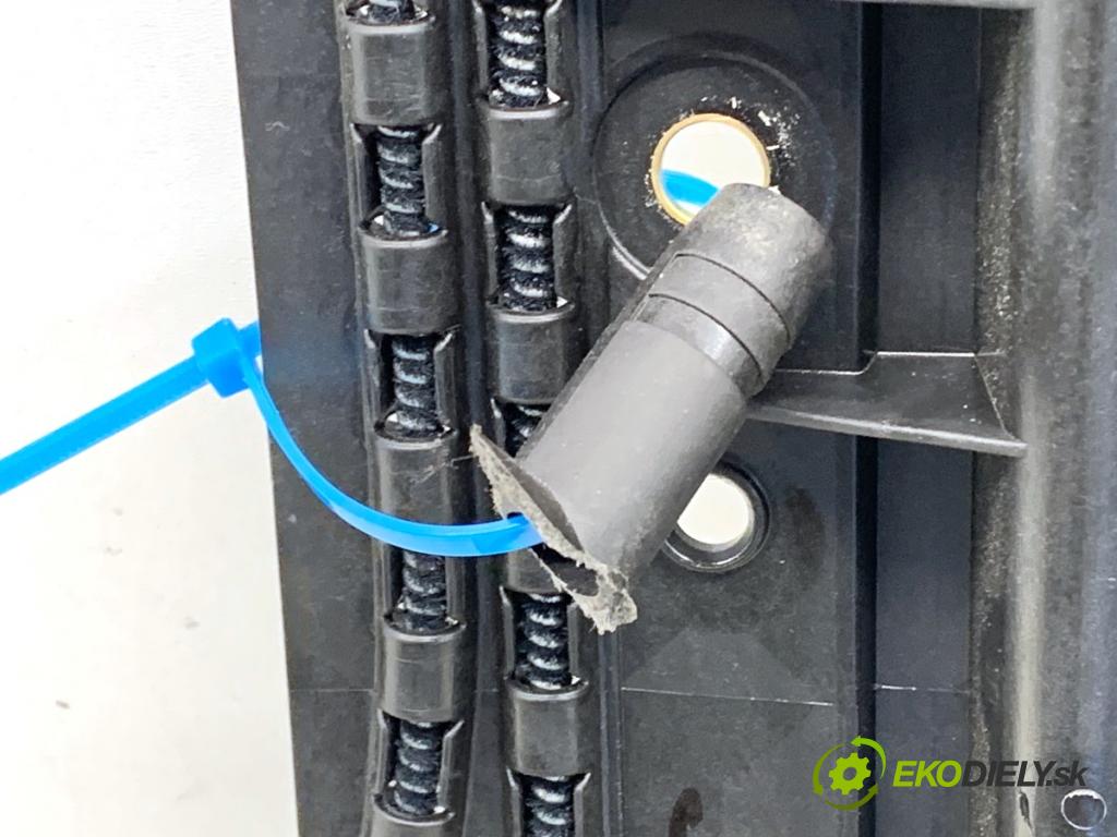 AUDI A4 B8 sedan 2012 155 kW 2.0 TFSI 1984 strešné okno 8K5877255A (Sklo karosérie)