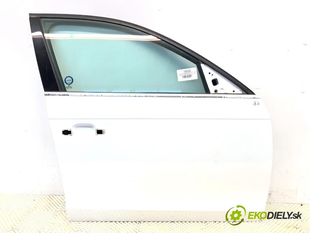 AUDI A4 B8 sedan 2012 155 kW 2.0 TFSI 1984 dveře pravý přední část 